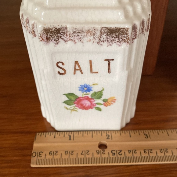 VTG Art Deco Style Salt/Pepper Shakers - Picture 13 of 13